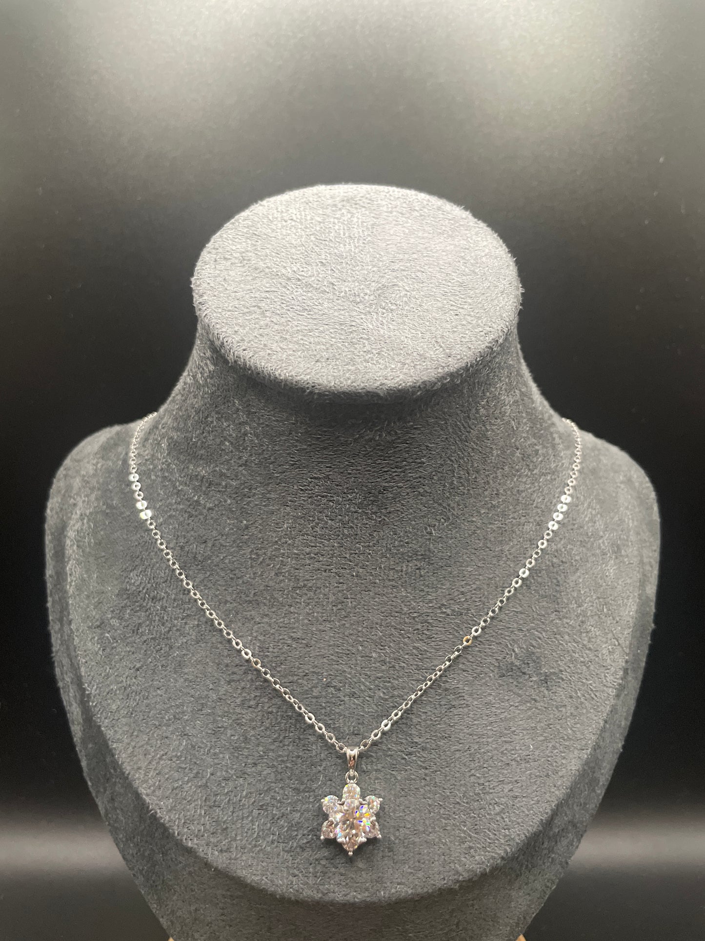 Star Shaped 1ct Moissanite Diamond Pendant with mini diamond stones finish