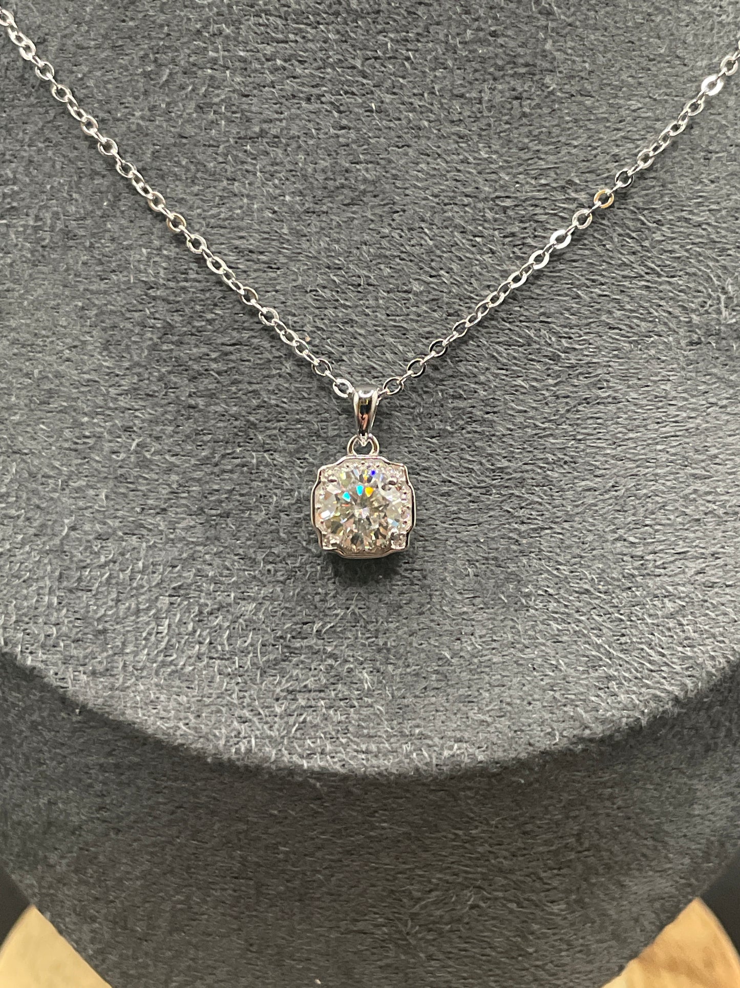 Wedding style 1ct Moissanite Diamond Pendant