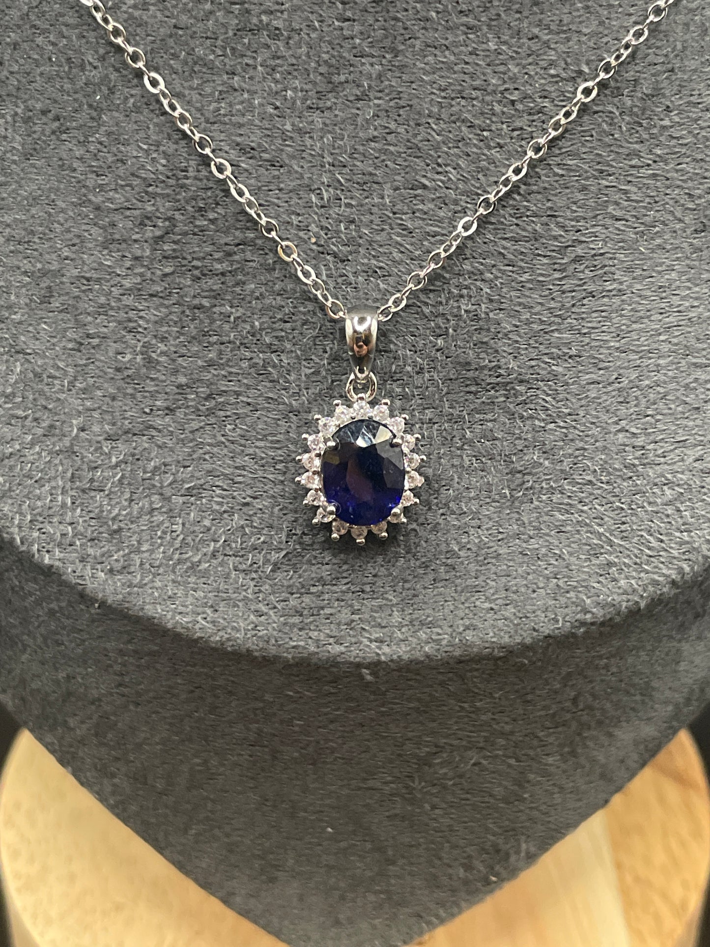 Natural Sapphire oval shaped Pendant with zirconia